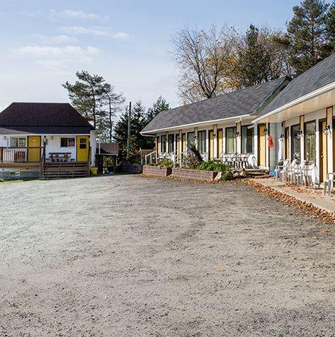 Highland Court Motel ฮันต์สวิลล์ ภายนอก รูปภาพ